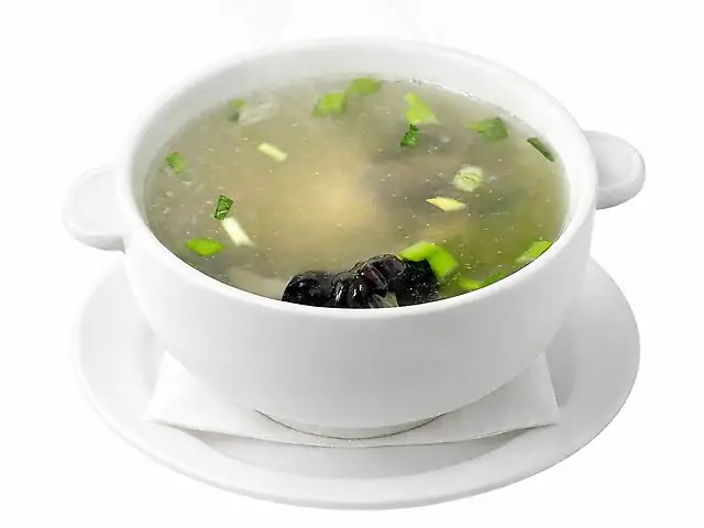 22 Бульон з грибами і куркою