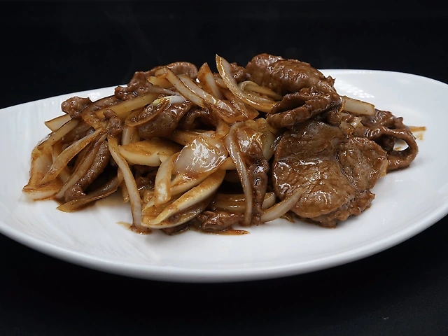 80 Смажена баранина з цибулею