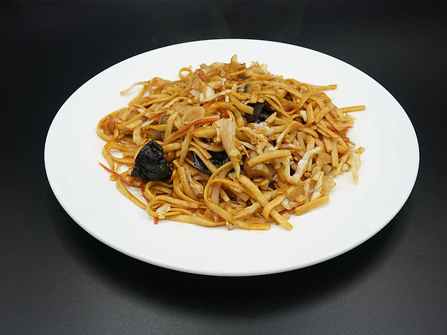 125 Смажена локшина з грибами та овочами