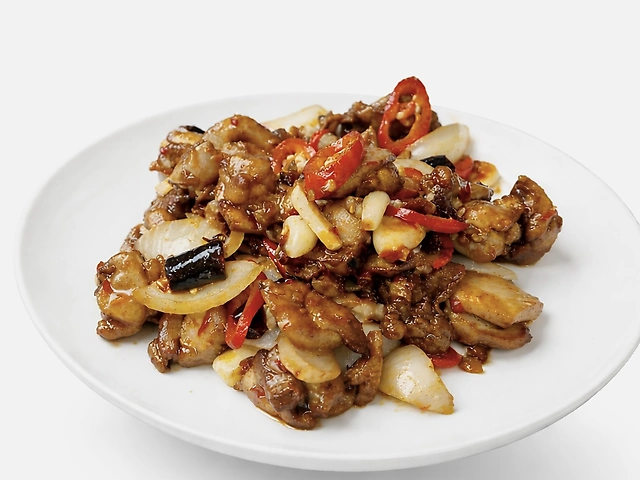 55 Гострі курячі стегенця по-домашньому