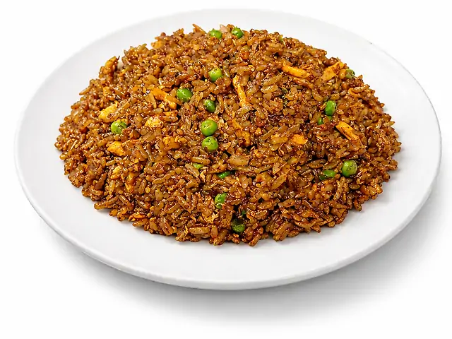 130 Смажений рис з куркою в соєвому соусі