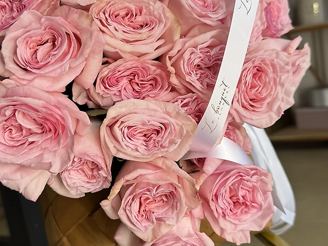 25 троянд Pink Ohara