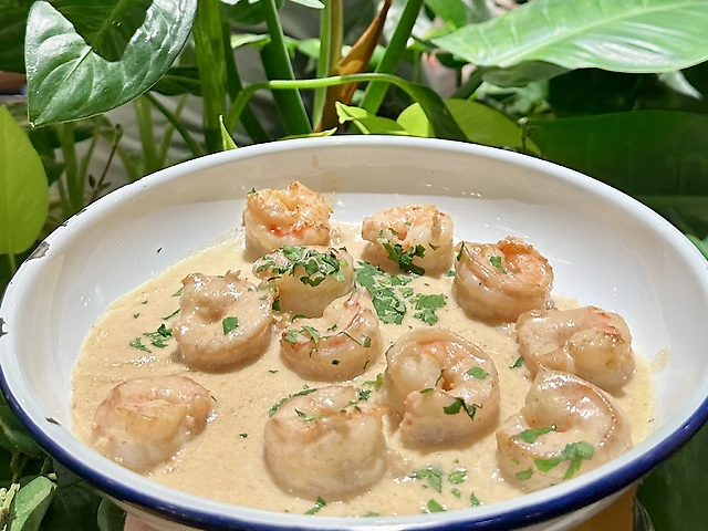 Хвости білоногих креветок