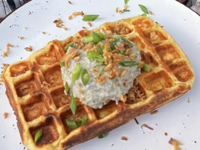 Грибний форшмак на картопляній вафлі