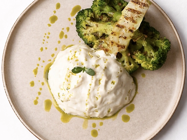 Стейк із Брокколі з соусом Дор Блю