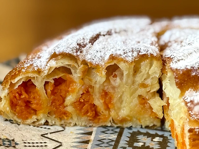 Плачинда запечена в печі з гарбузом