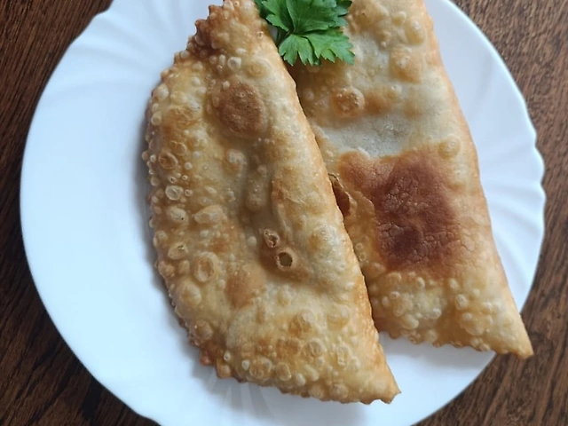 Чебуреки со свининой