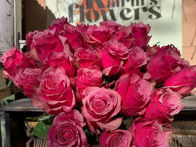 Троянда Majestic Athena