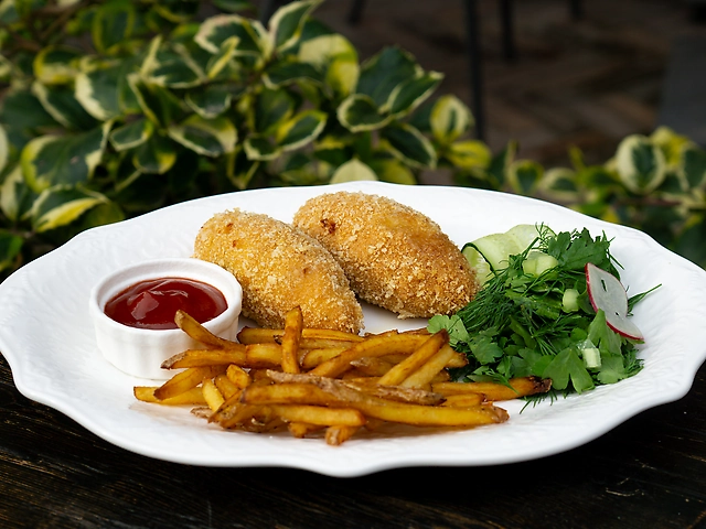 Мiнi котлети по-Київськи з блакитним сиром