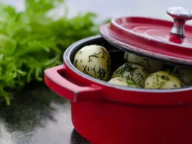 Картопля молода