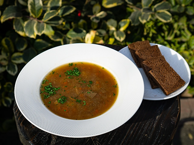 Суп з білих грибів з перловою крупою