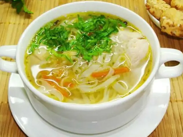 Курячий бульйон з локшиною