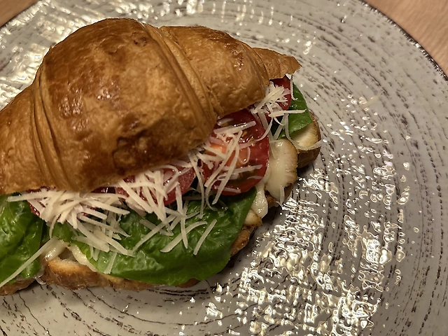 Круассан з куркою