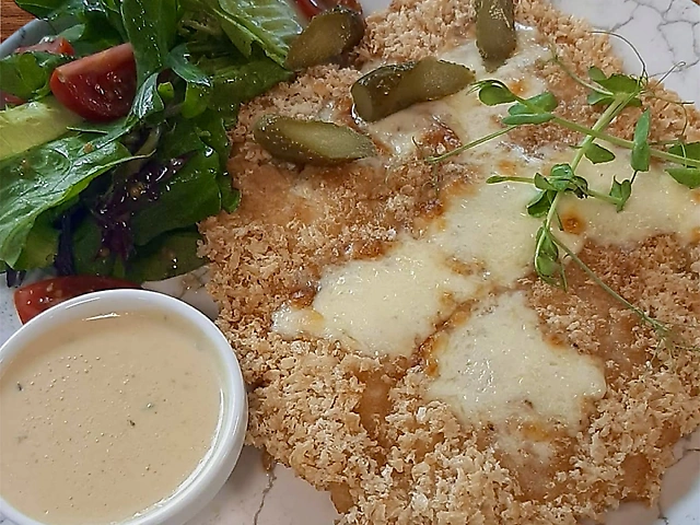 Шніцель курячий по-італійськи