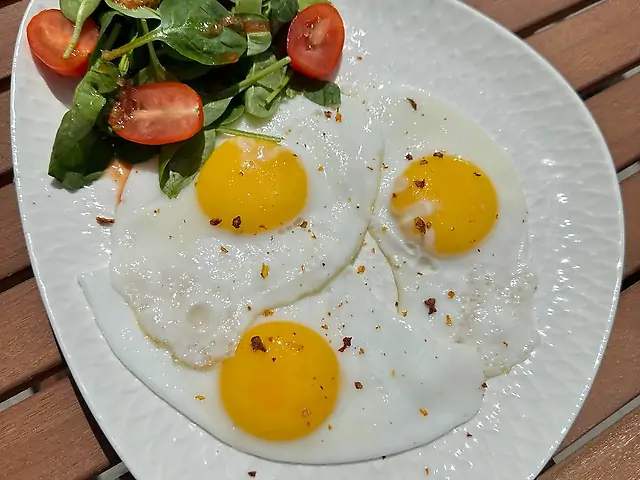 Яєчня з трьох яєць