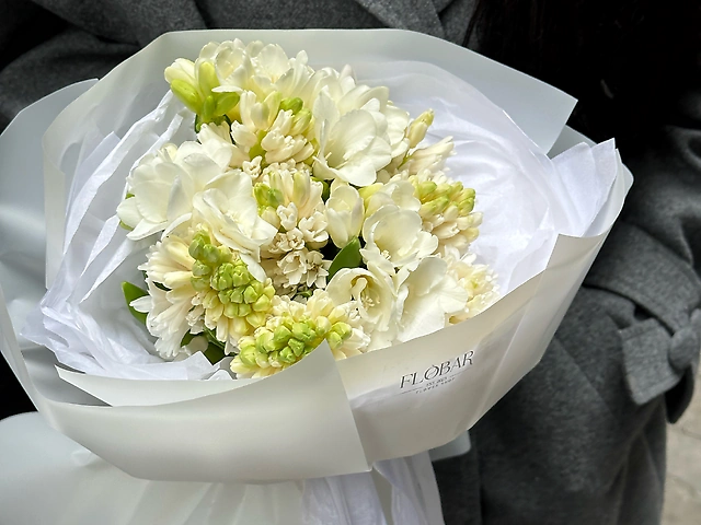 Букет з гіацинту та фрезії