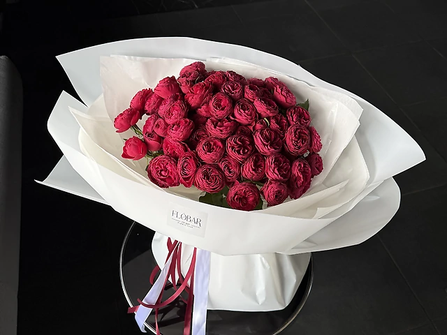 Букет з кущової троянди Черрі