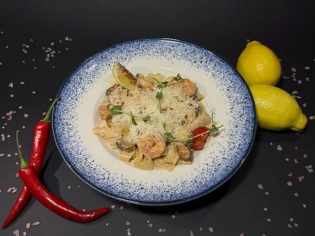 Фетучіні з морепродуктами