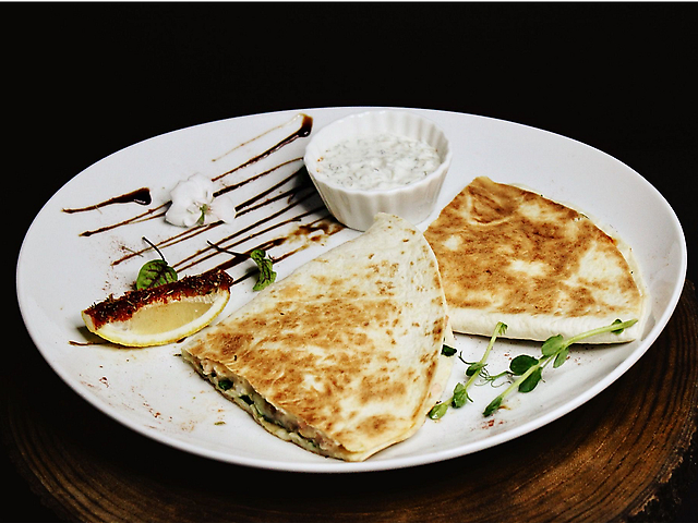 Тортилія з морепродуктами