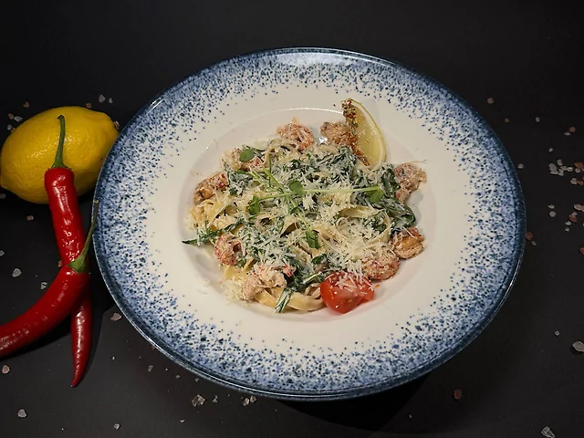 Фетучіні з раковими шийками