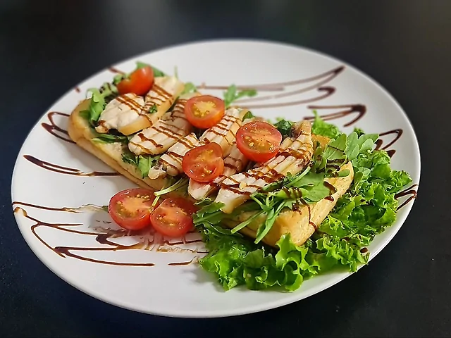 Брускета курка