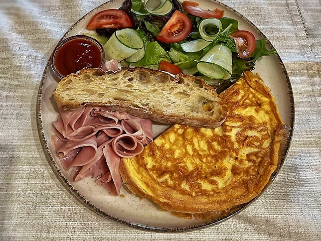 Омлет з шинкою