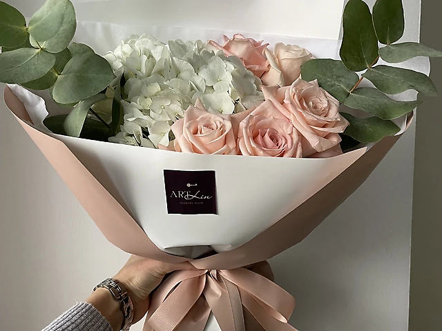 Букет у світлих відтінках