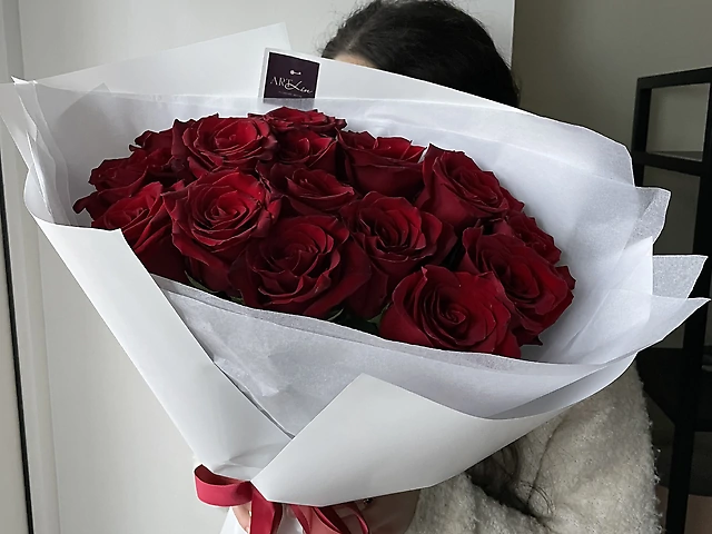 15 еквадорських червоних троянд