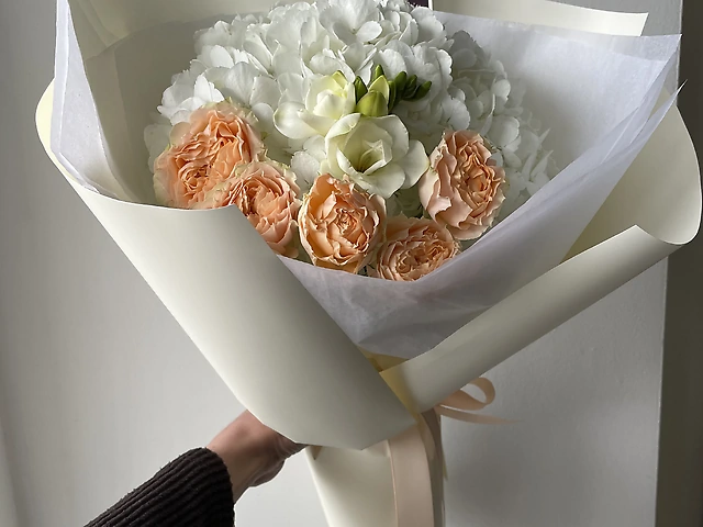 Букет у світлих відтінках