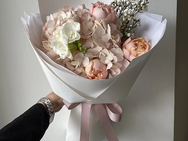 Пастельний букет-комплімент