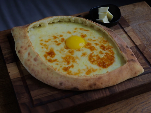 Хачапурі по-аджарски