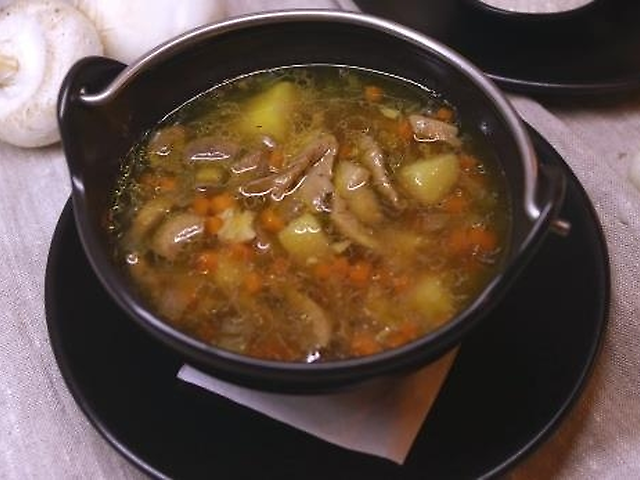 Грибна юшка