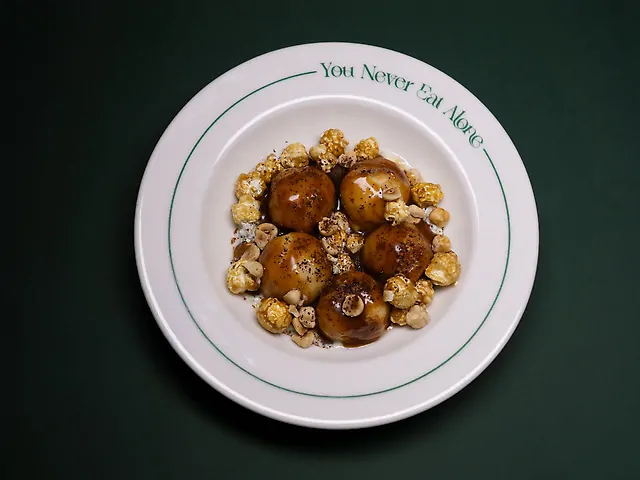 Сирники, солона карамель, солоний попкорн