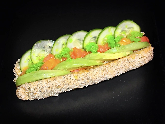 Рол Дог "Манго-Лосось"