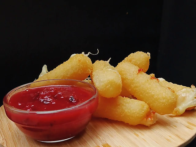 Сирні палички з сиру Моцарели