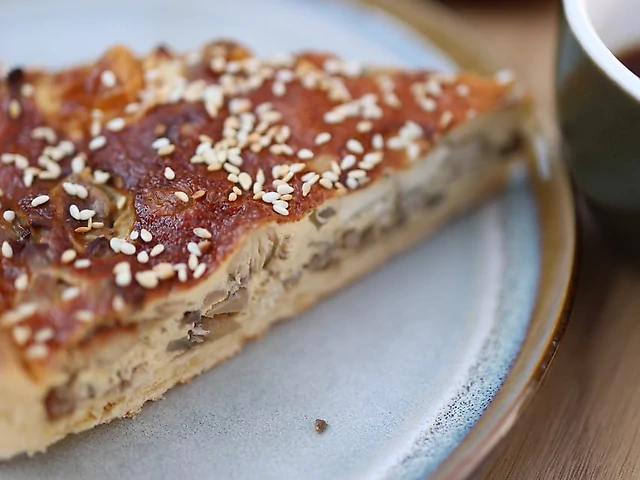 Кіш з куркою, грибами і сиром Дор Блю