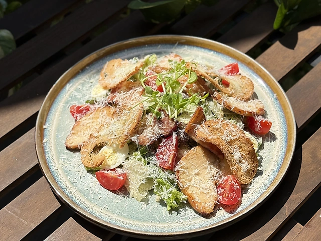 Салат Цезар з куркою