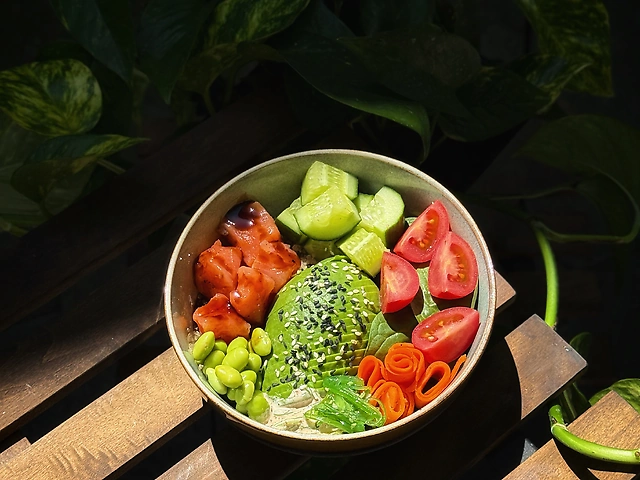 Боул з лососем