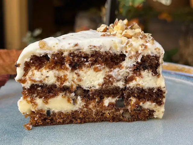 Торт морквяний