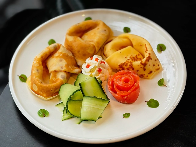 Млинці з лососем