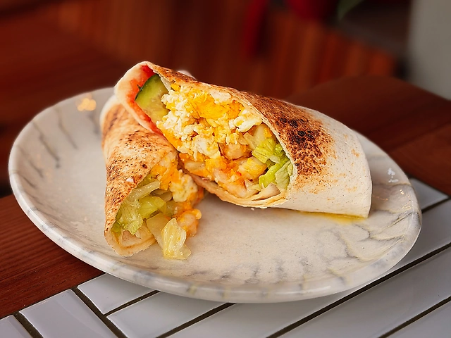 Рол з креветкою