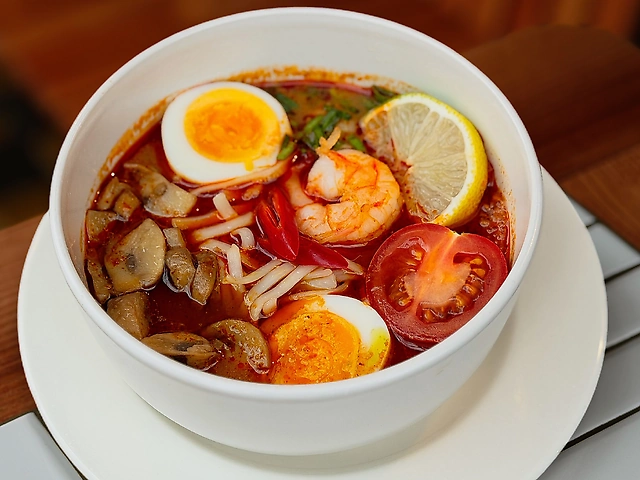 Том ям з креветкою