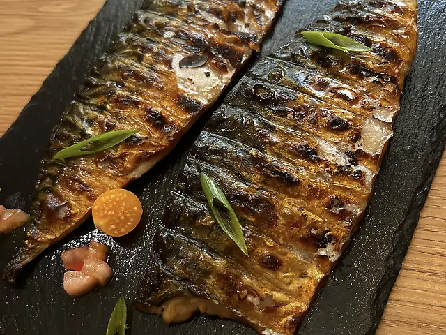 Скумбрія на грилі