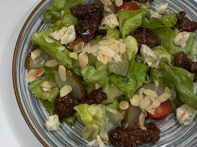 Салат з курячою печінкою