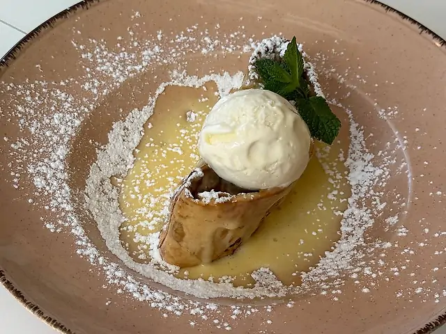 Штрудель з яблуками