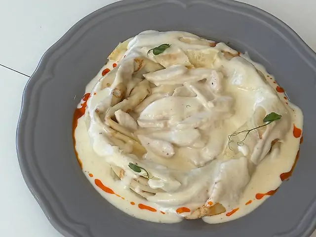 Млинці з куркою за моцареллою