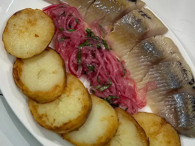 Оселедець мало сольний з картоплею