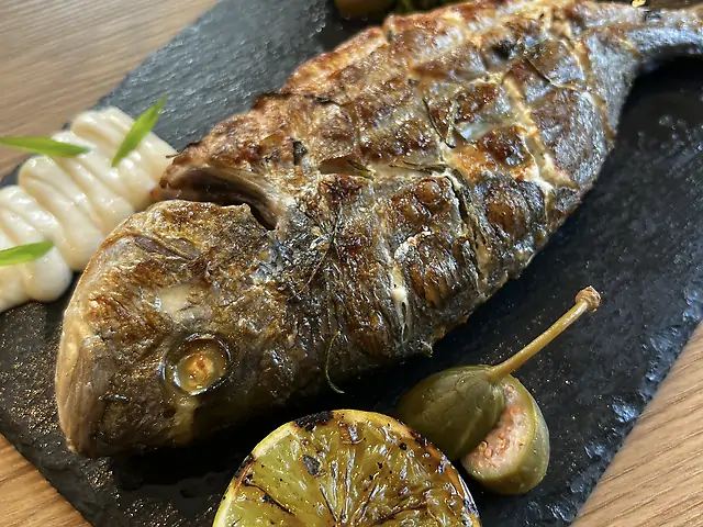 Дорадо на грилі