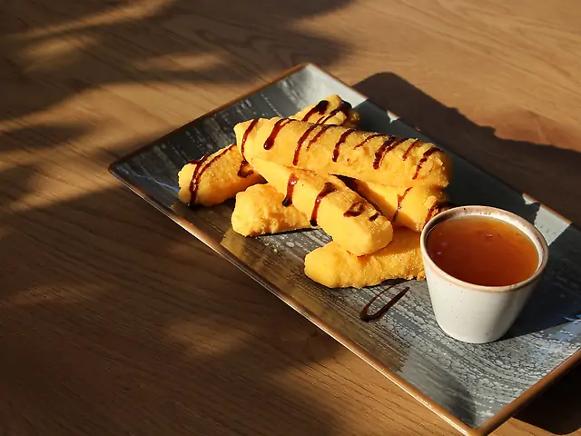 Моцарелла фрі з тропічним соусом