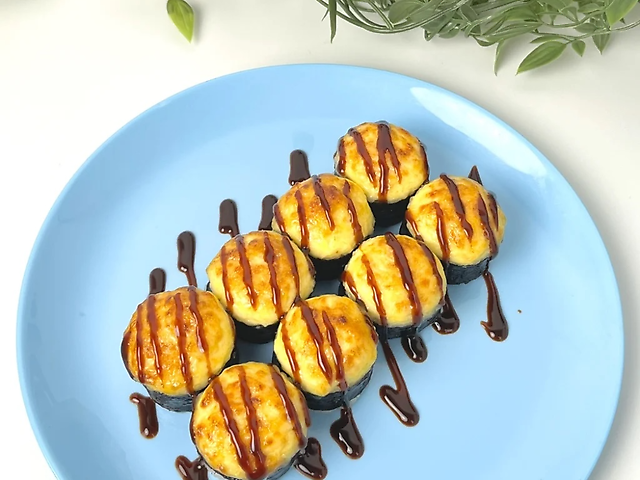 Запечена Каліфорнія з лососем гріль